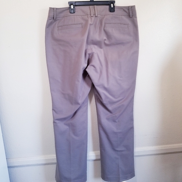 Eddie Bauer Blakely, Khaki Pants Fit 16… - Picture 7 of 7